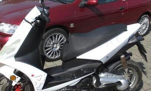 *** GENERIC XOR-50 scooter BJ 2007 NU 299,-! *** - 2/6